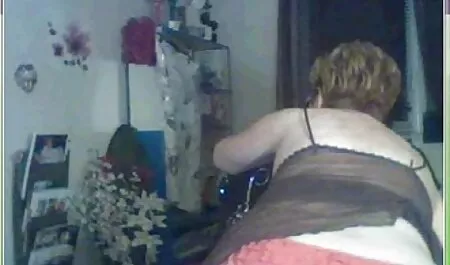 男はオルガズムにそのような太った犬を置くためにキス 女性 向け の アダルト