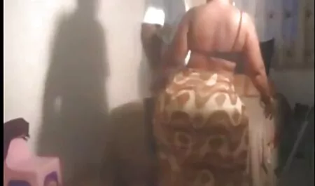 若い男性のハードコックにスコアを持つ熟女の踊り じょせい の ため の えろ