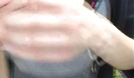 屋外で男のコックに乗って魅力的な十代 無料 女性 専用 エロ 動画