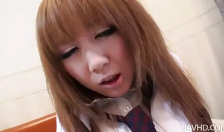 男はお尻に美しい女の子を吹いて、彼のガールフレンドの口の中で取ります 女性 の ため の エロ 画像