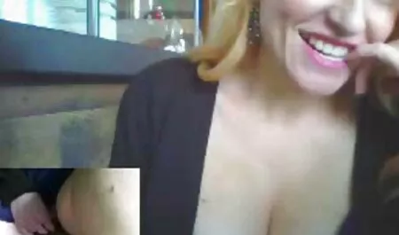 効果的に彼女の腰を動かす点滅茶色の髪の女の子は、恋人を登る 女 向け エロ アニメ