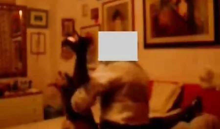 ドライバーは彼の愛人を挿入 無料 アダルト 動画 女性 用