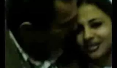 壊れやすい雌犬の顔に楽しい兼としてフェラチオに乗って満足しています エロ 動画 女性 安心