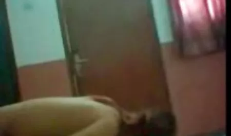 強い男fucks 女 av 無料 doggystyled女の子のお尻