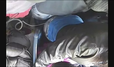二つのガールフレンド弄彼らの同性愛の友人のお尻 女性 専用 エロ 無料