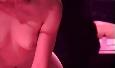 黒とピンクのランジェリーで 女性 の ため エロ