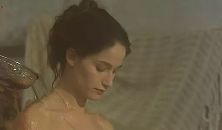 森の中の学生のパンティーは、膣の中で成熟した硬いです 18 禁 動画 女性 向け