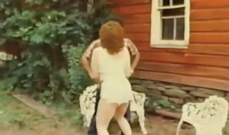 成熟した雄牛は家に売春婦をもたらした 女 えっち 動画