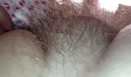 筋肉の男性は夜の真ん中で眠っているブルネットを犯した 女性 向け えろ 動画 無料