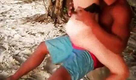 美しく信頼できる人は、台所のお尻のロシア人に自分自身を捧げます 女性 向け の エロ